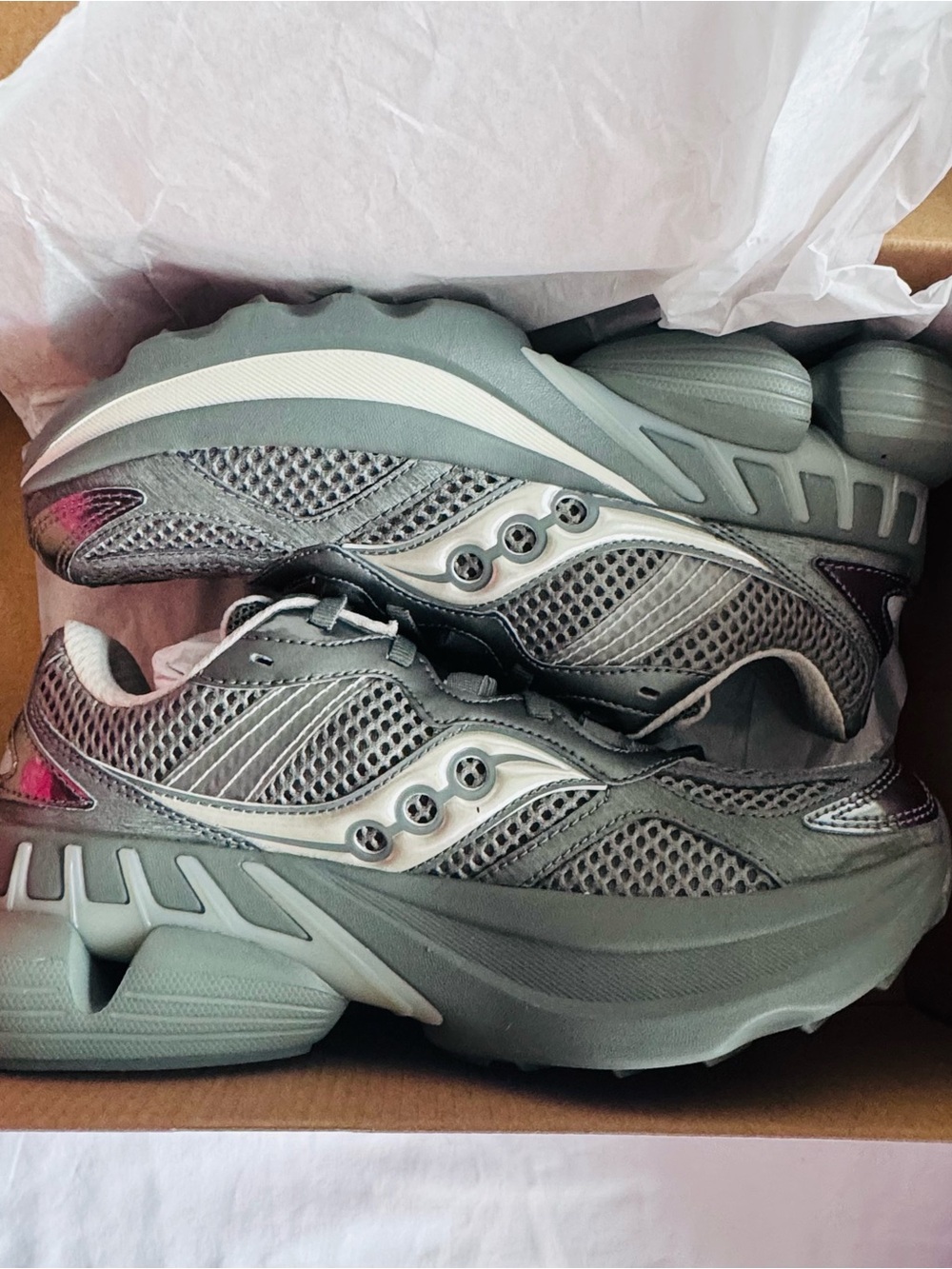 Saucony Women's Sage Green Mesh Athletic Sneakers